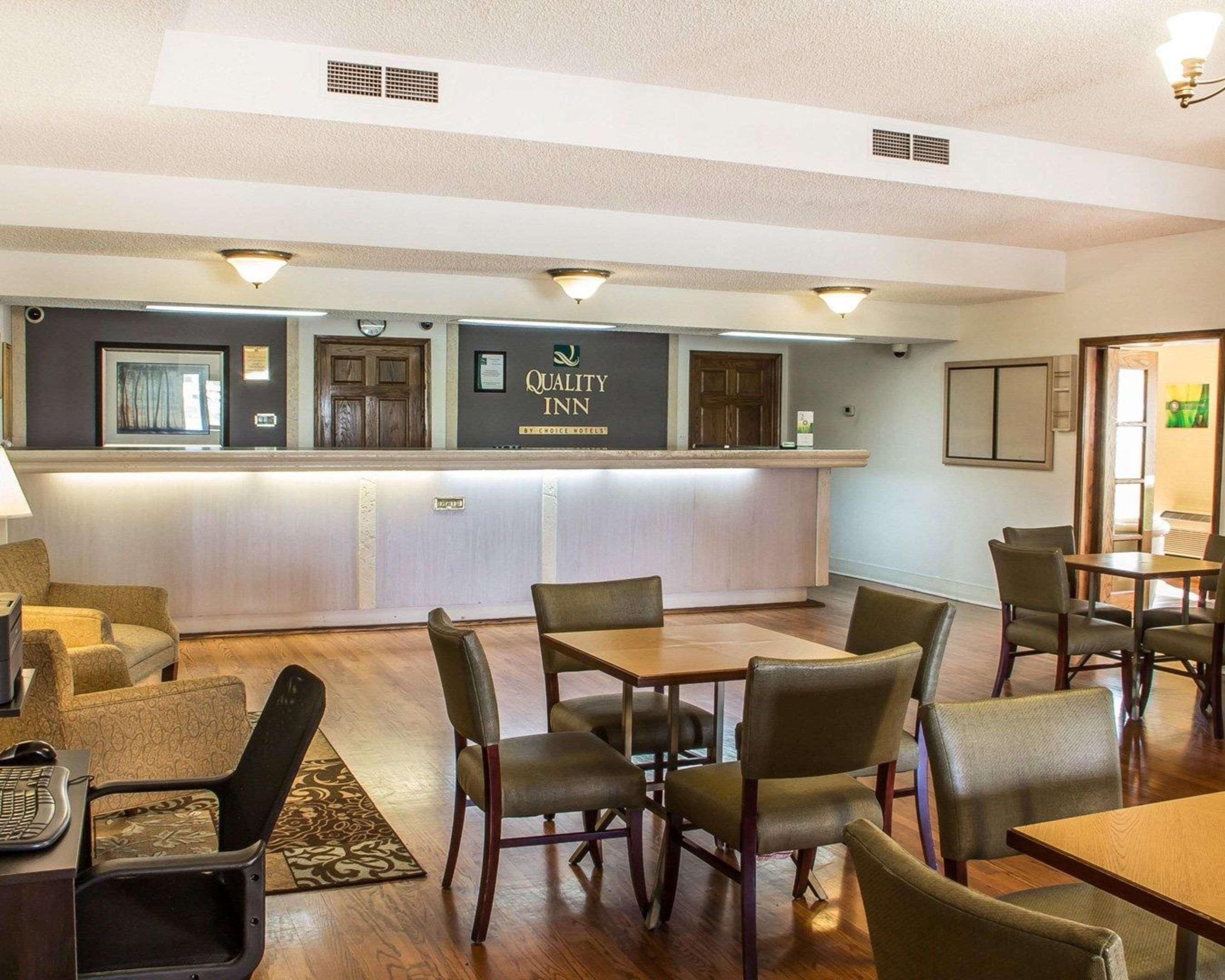 Quality Inn Tulsa Central Exteriér fotografie