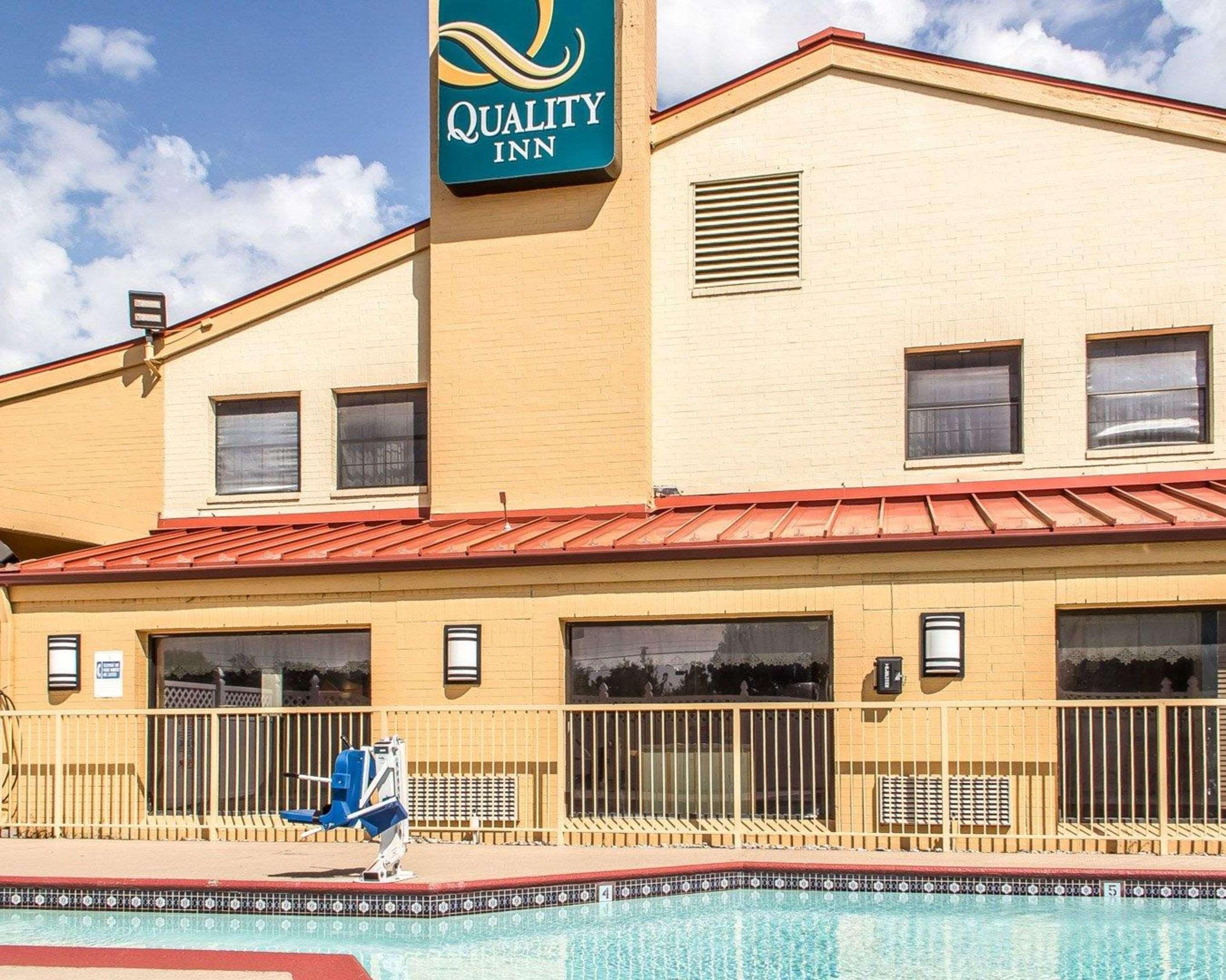 Quality Inn Tulsa Central Exteriér fotografie
