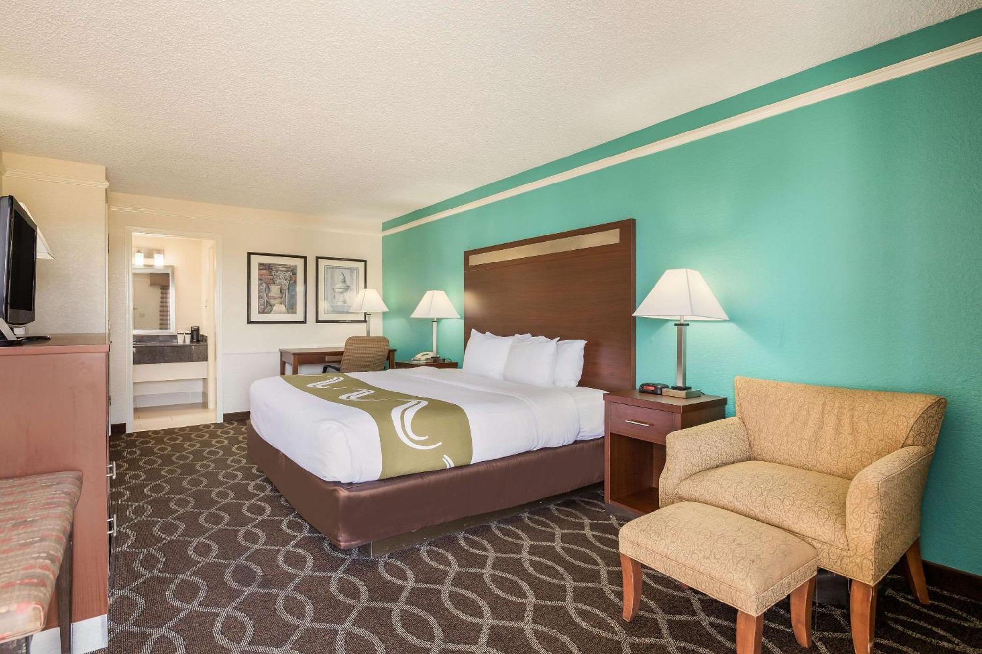 Quality Inn Tulsa Central Exteriér fotografie