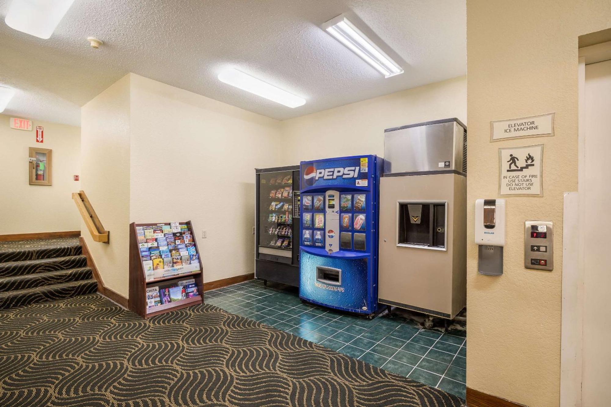 Quality Inn Tulsa Central Exteriér fotografie