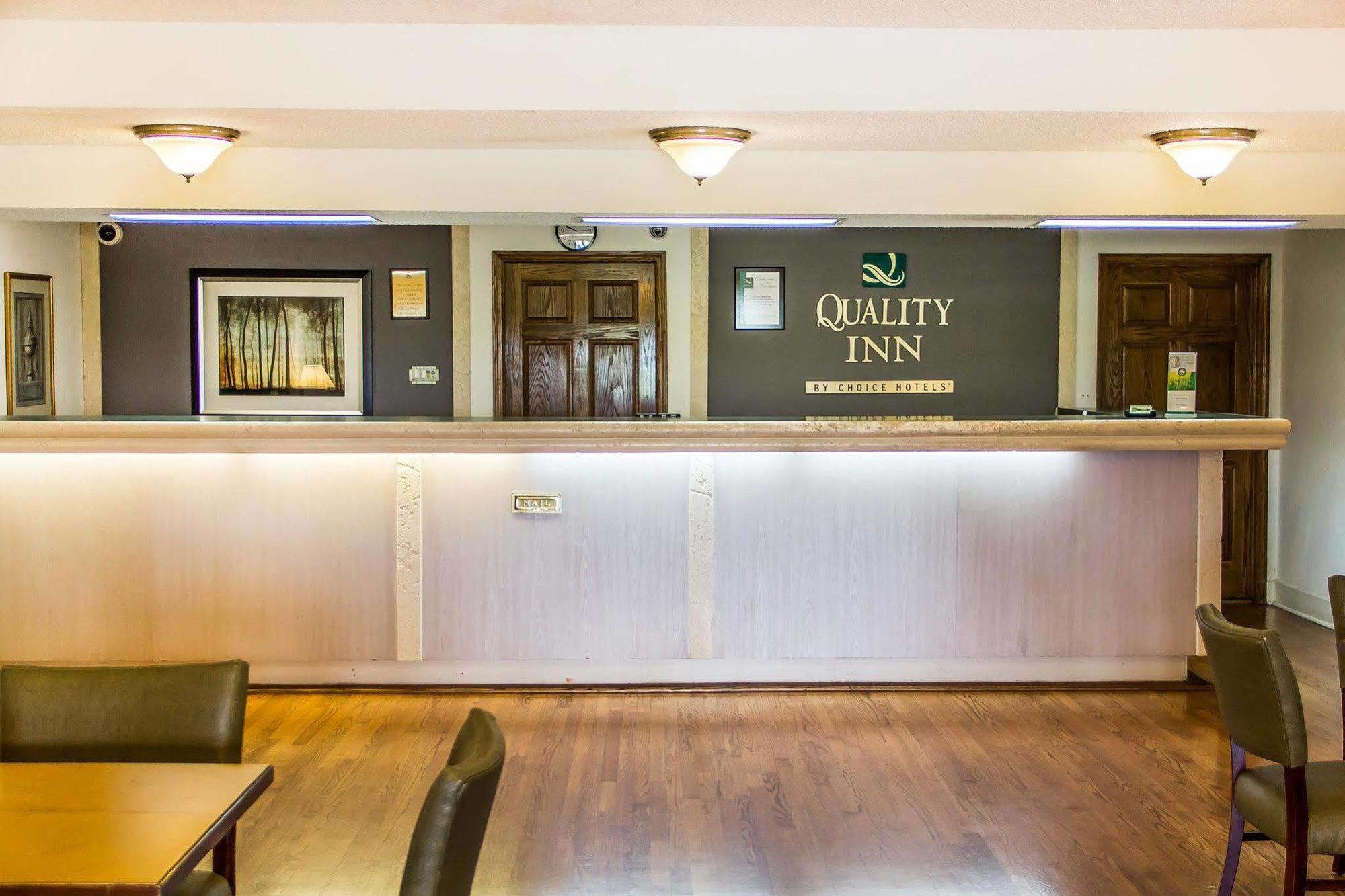 Quality Inn Tulsa Central Exteriér fotografie