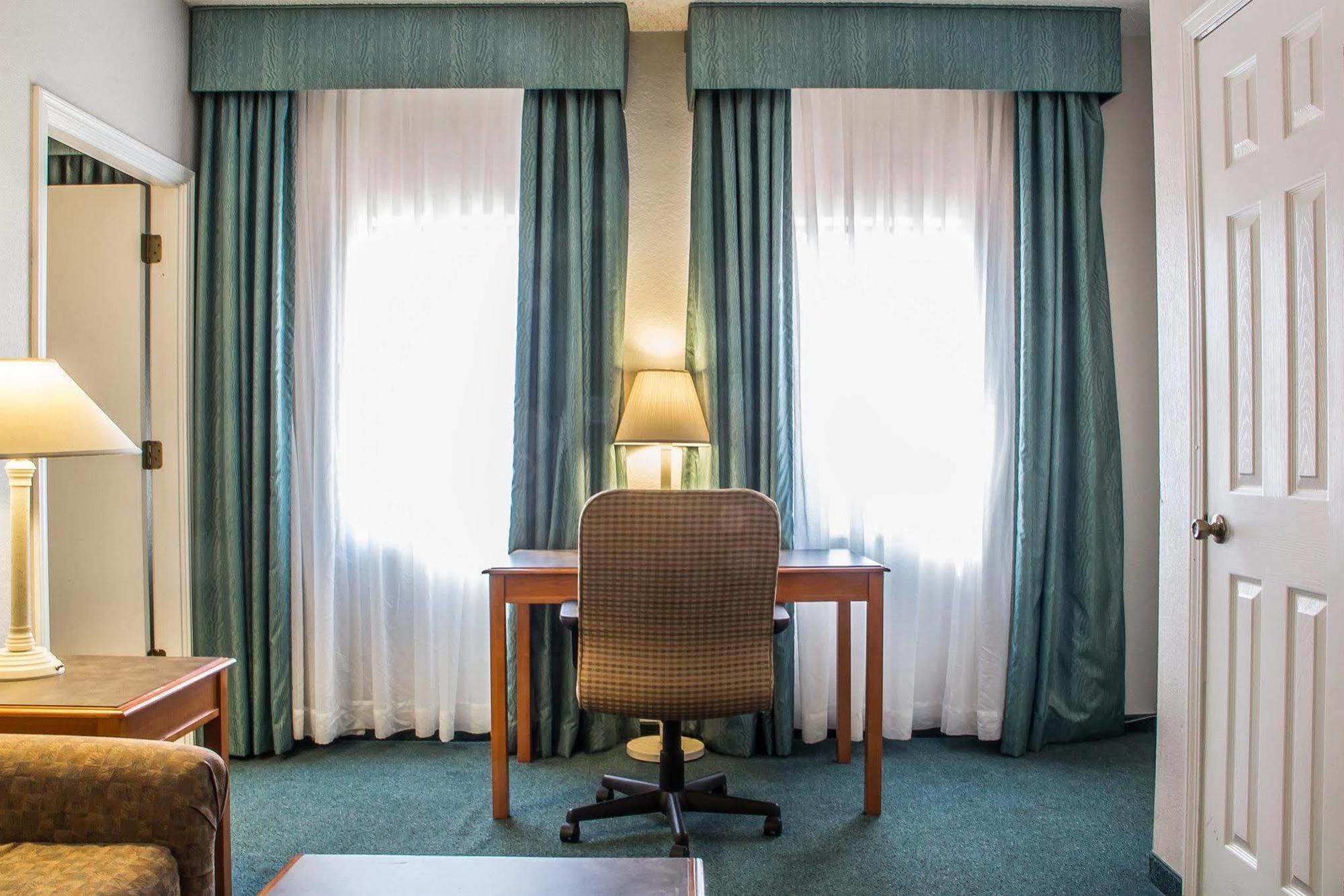 Quality Inn Tulsa Central Exteriér fotografie